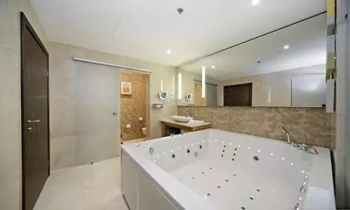هتل هالیدی این سلیگرزکایا مسکو